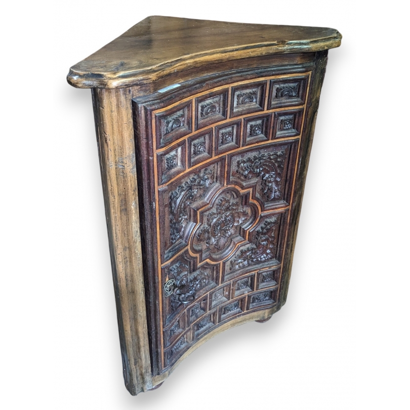 Corner cabinet, richly carved