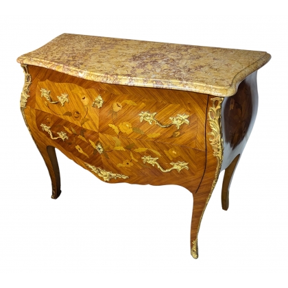 Commode style Louis XV en bois de rose