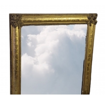 Grand miroir Napoléon III en bois doré