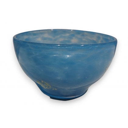 Coupe ronde en verre bleu DAUM