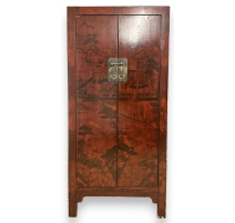 Armoire chinoise peinte rouge, décor de paysage