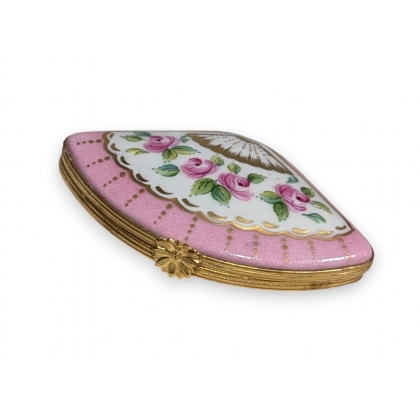 Boite éventail en porcelaine rose