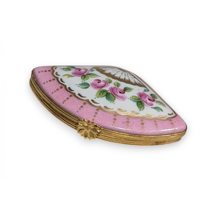 Boite éventail en porcelaine rose