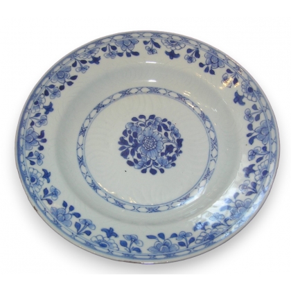 Assiette en porcelaine chinoise bleu et blanc