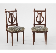 Paire de chaises à dossier lyre style Louis XVI