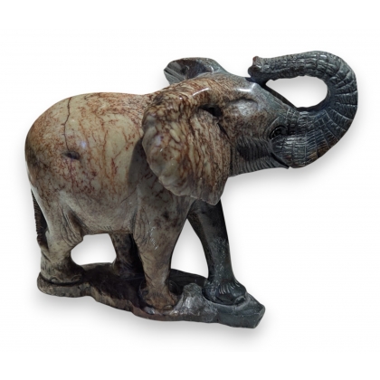 Eléphant en marbre sculpté