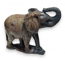 Eléphant en marbre sculpté