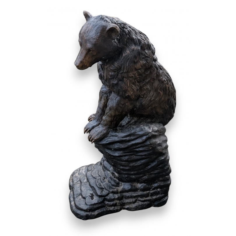 Bronze "Ours brun assis sur un rocher"