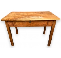 Table rustique en noyer