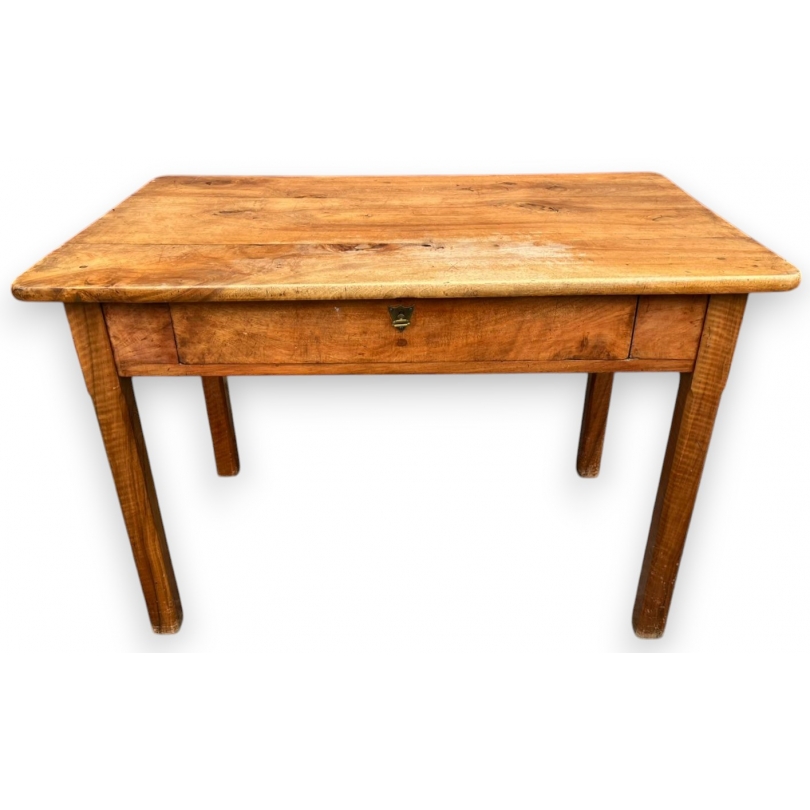 Table rustique en noyer