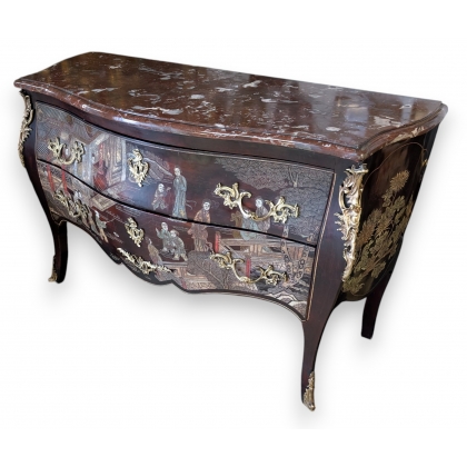 Commode en laque noir décor chinois