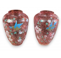 Paire de vases rose craquelé Oiseaux