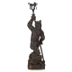 Ours en bois sculpté tenant une canne