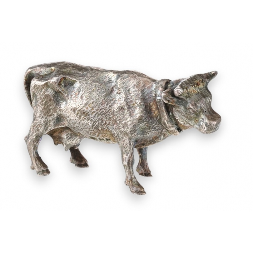 Vache en argent par S.M.D. Castings