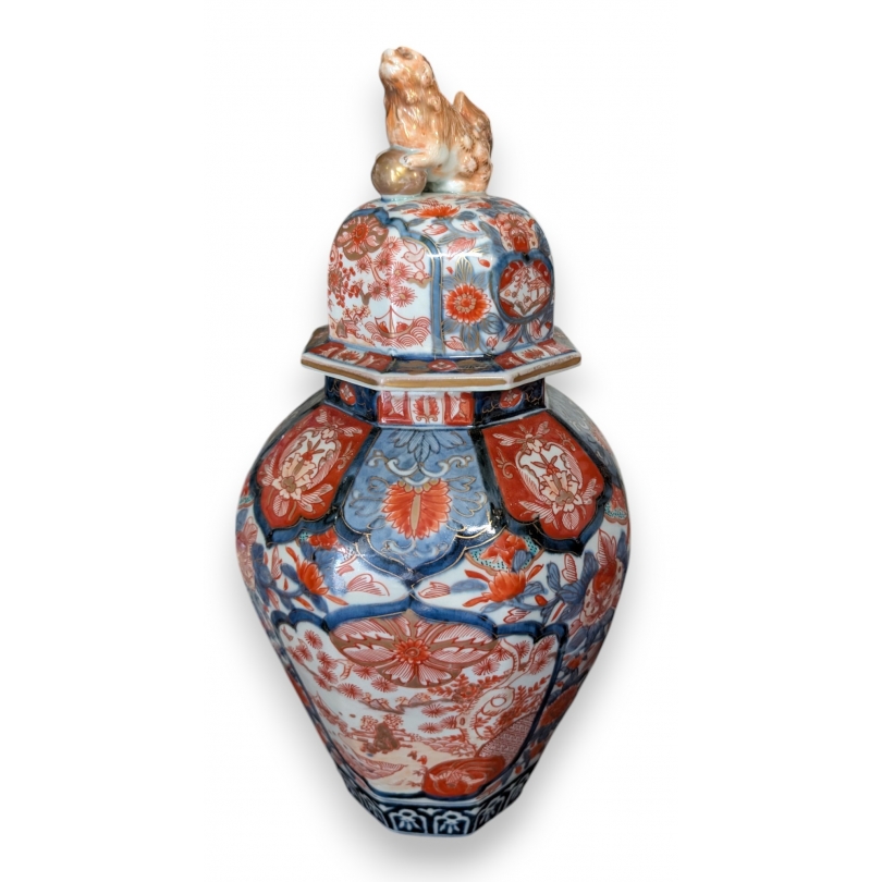 Vase couvert en porcelaine Imari