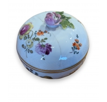 Boite ronde en porcelaine à fleurs