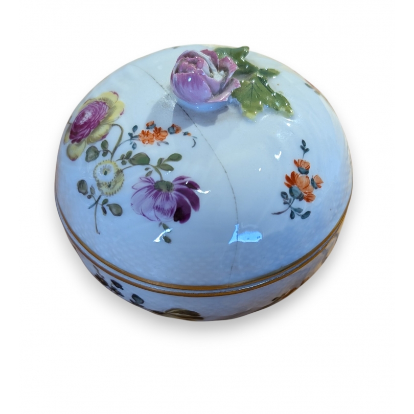 Boite ronde en porcelaine à fleurs