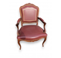 Fauteuil de bureau style Louis XV, cuir rouge