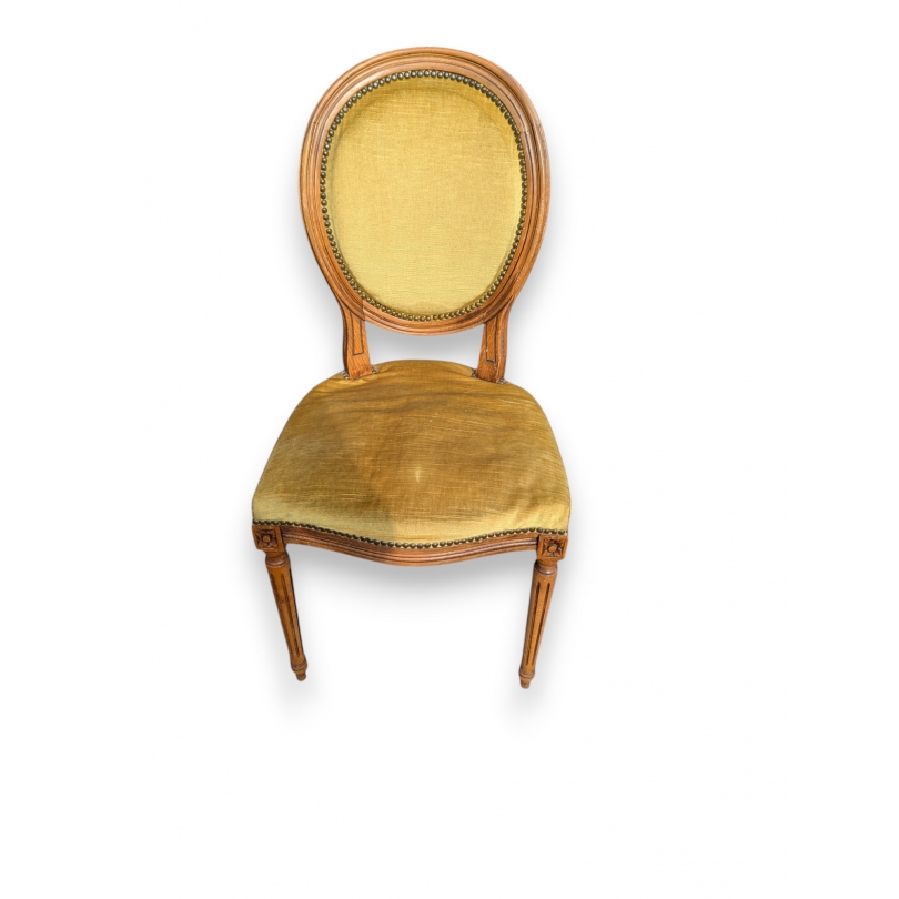 Chaise style Louis XVI à médaillon, velours jaune