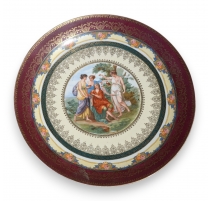 Plat en porcelaine "Les nyphes"