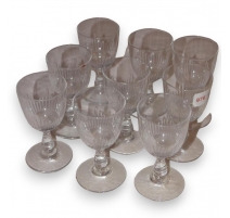 Lot de 9 verres à liqueur sur pied