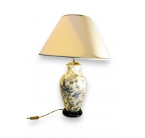 Lampe en porcelaine avec décor émaillé