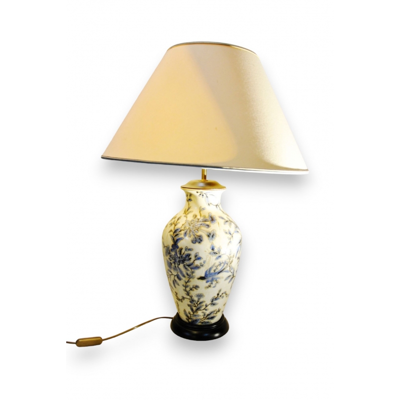 Lampe en porcelaine avec décor émaillé