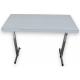 Table blanche rectangulaire, en formica