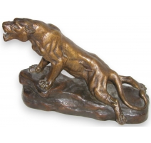 Bronze "Lionne blessée" signé CARVIN