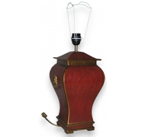 Lampe, en tôle peinte rouge. Sans