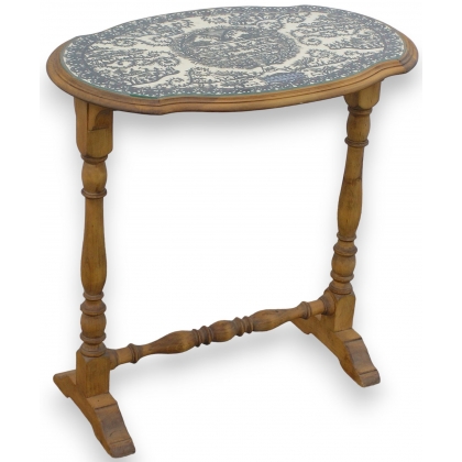 Table ovale "Découpage".