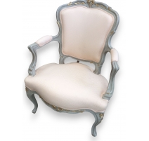 Fauteuil Louis XV en bois peint et dorré