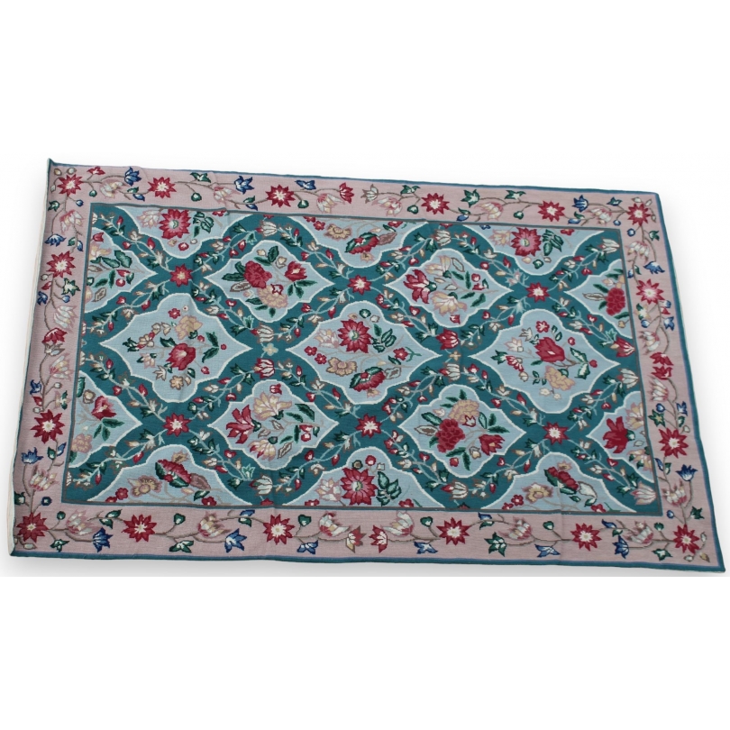 Tapis Arraiolos Décor Fleurs Rose Fond Turquoise Moinat Sa Antiquités Décoration