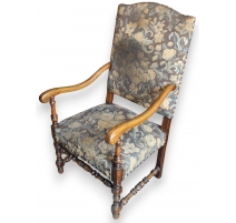 Fauteuil Louis XIII recouvert de tapisserie