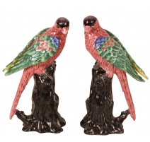Paire de perroquets verts et rose en porcelaine