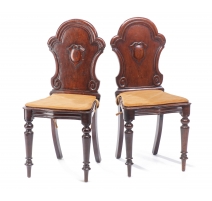 Paire de hall chairs Victoriennes en acajou