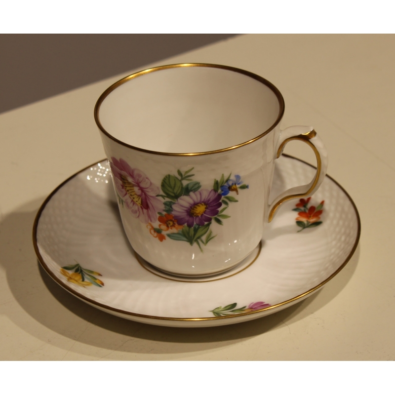 Cup, undercup and plate of the Copenhagen Moinat SA Antiquités