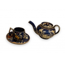 Théière et tasse en faïence de Thoune Bleue