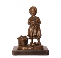 Bronze "Fillette aux raisins", socle en marbre