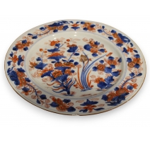 Assiette en porcelaine Imari décor fleurs